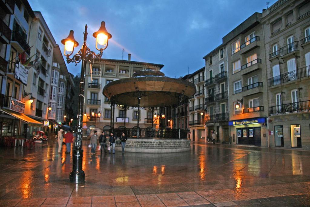 Ekia Pentsioa Hotel Zarautz Exterior foto