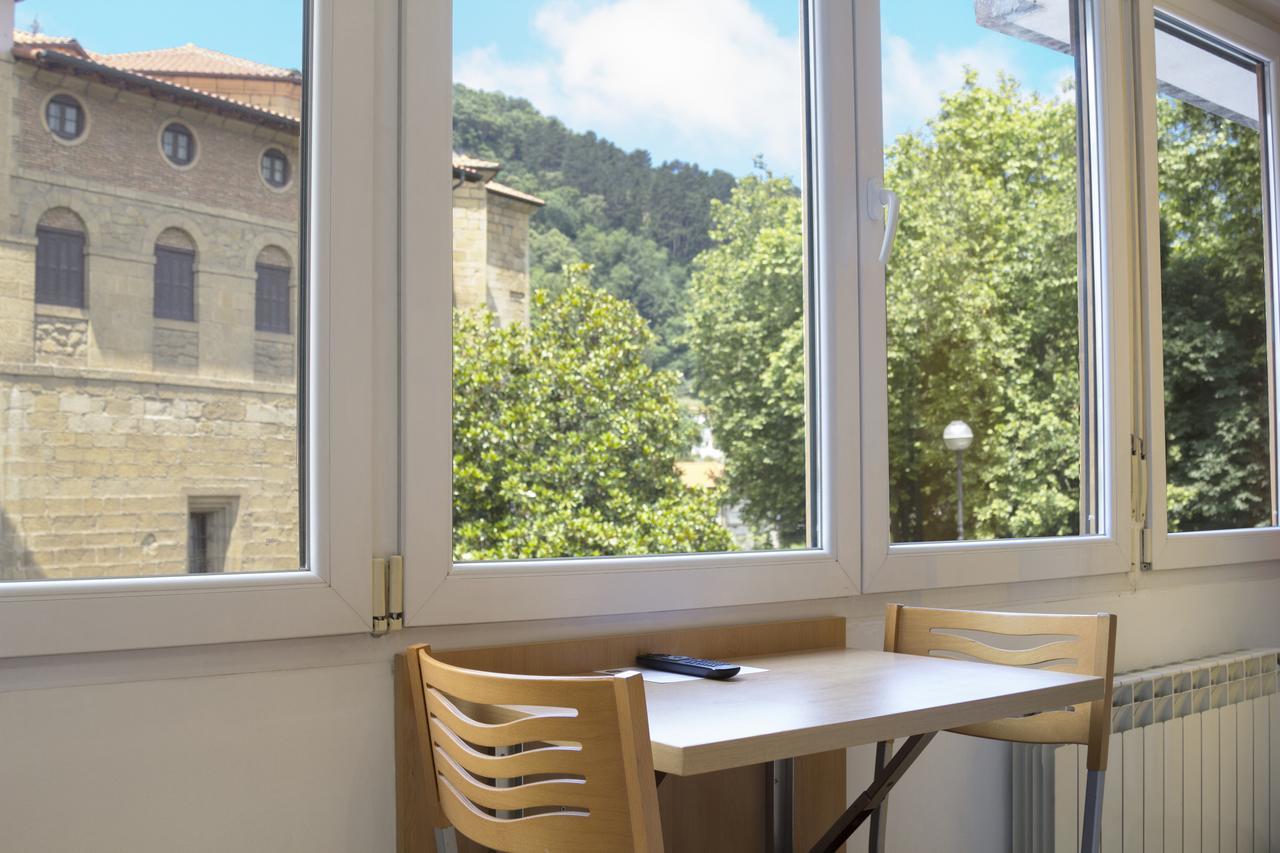 Ekia Pentsioa Hotel Zarautz Exterior foto