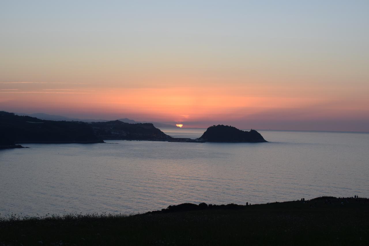 Ekia Pentsioa Hotel Zarautz Exterior foto
